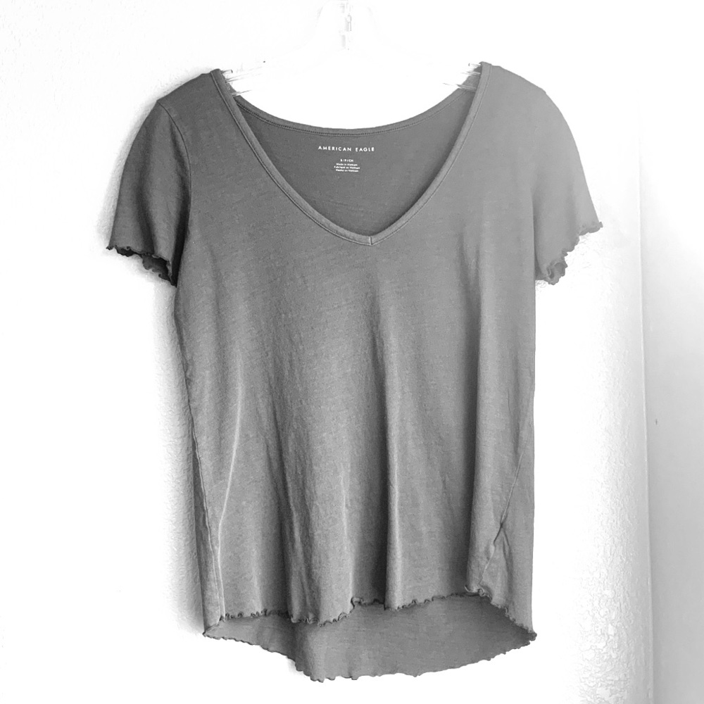 Gray American Eagle v-neck shirt
